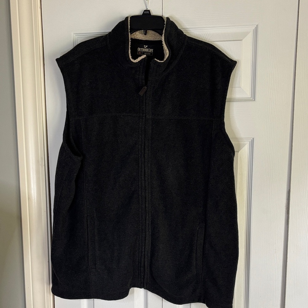 Outdoor Life Men's Black Fleece Vest